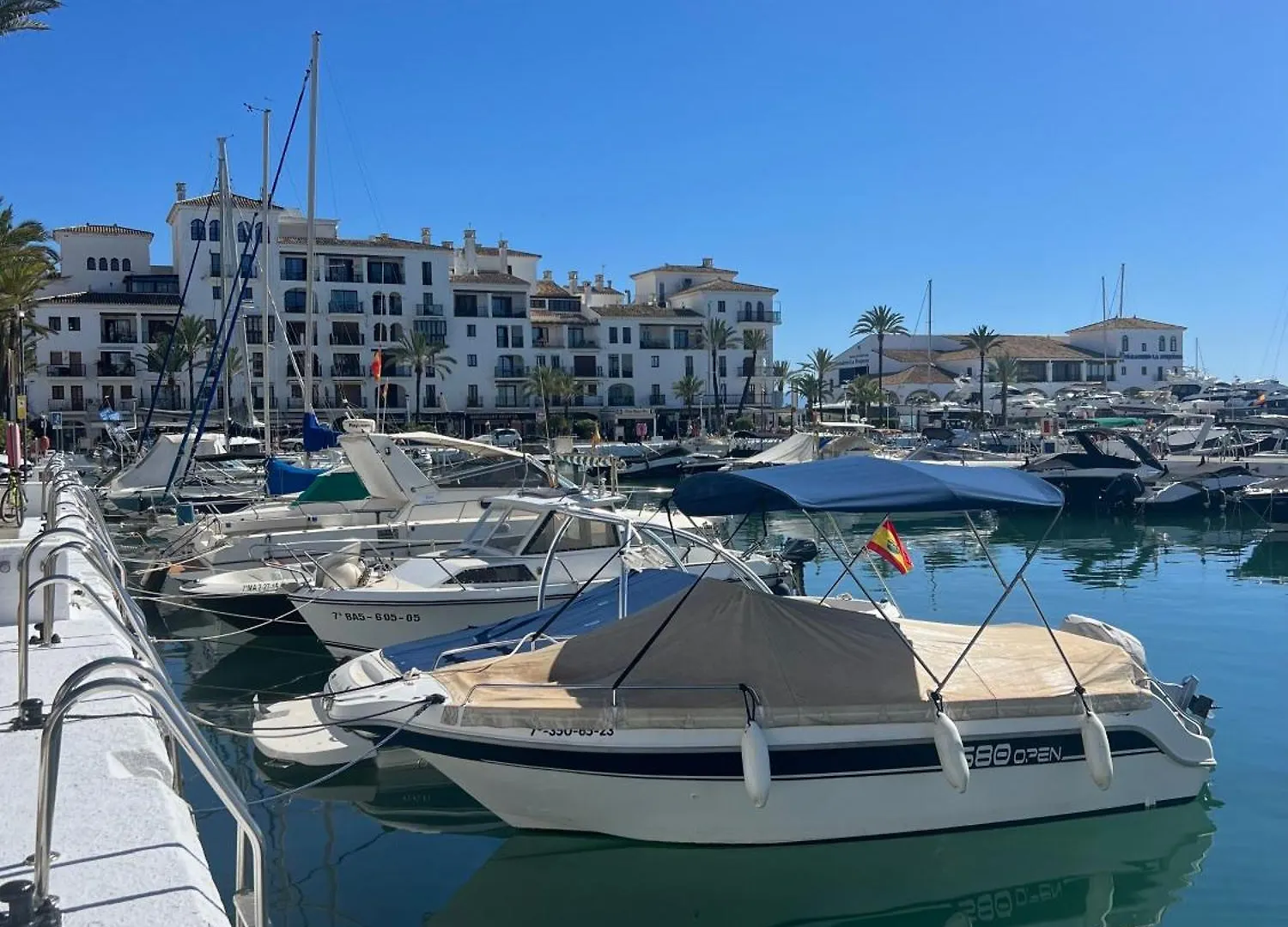 Palm Beach Apartment In La Duquesa Manilva